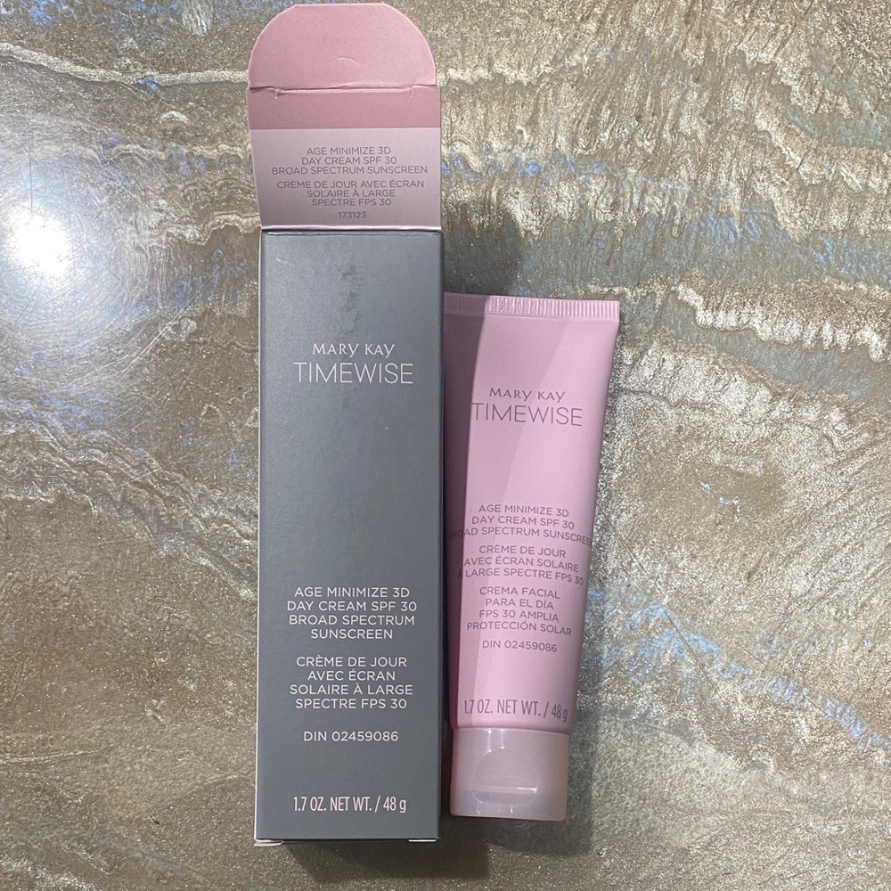 Mary Kay Day Cream for Normal to Dry Skin / New in Box (See Description)